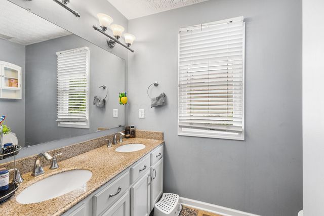 294 Kestrel Drive, Blacklick, OH 43004