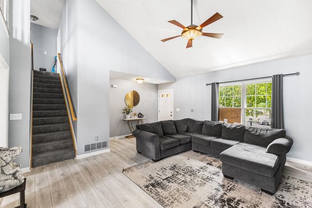 294 Kestrel Drive, Blacklick, OH 43004