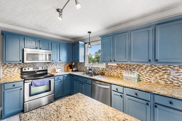 294 Kestrel Drive, Blacklick, OH 43004