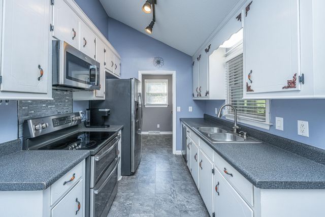 295 Forest Circle, Summerville, SC 29483