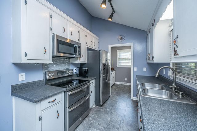 295 Forest Circle, Summerville, SC 29483