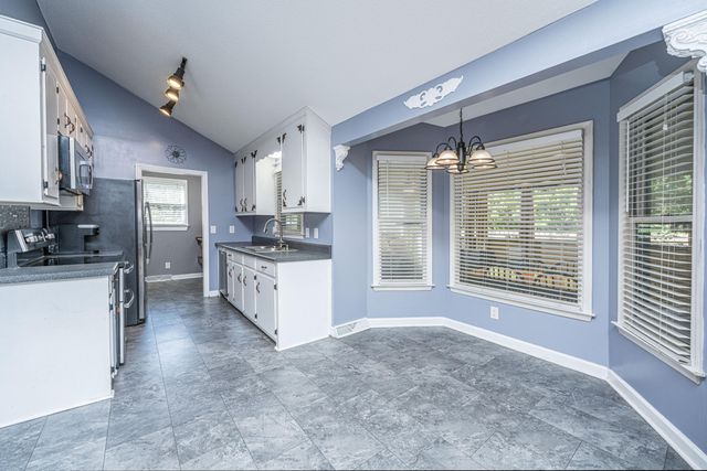 295 Forest Circle, Summerville, SC 29483