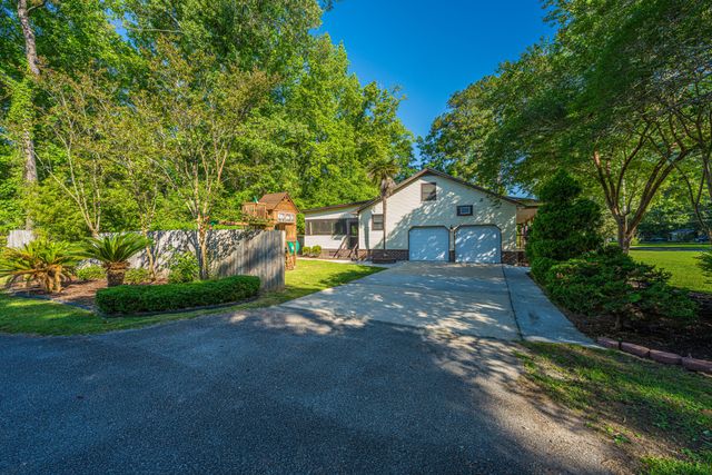 295 Forest Circle, Summerville, SC 29483