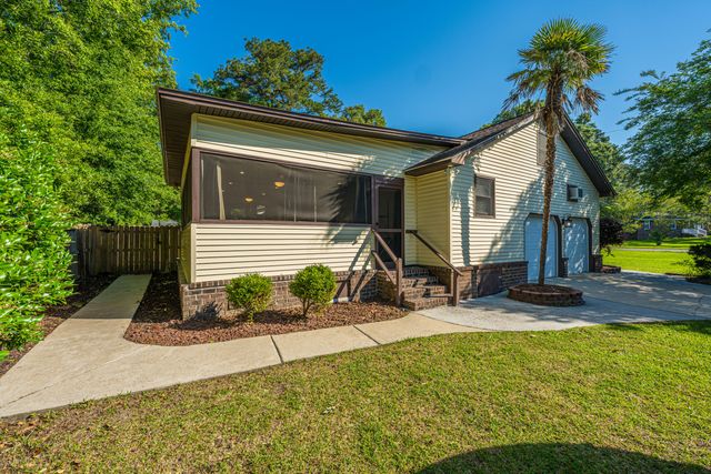 295 Forest Circle, Summerville, SC 29483