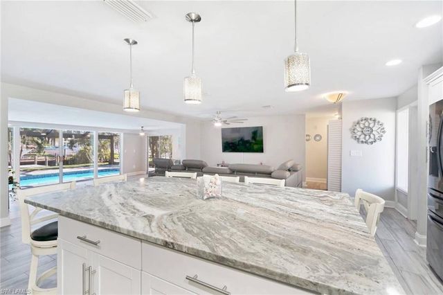 5343 Del Monte CT, Cape Coral, FL 33904