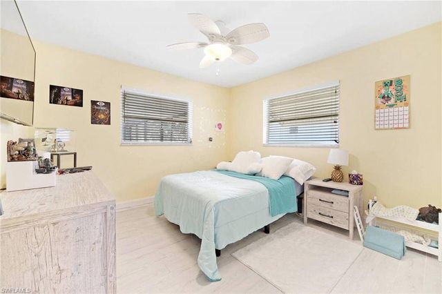 5343 Del Monte CT, Cape Coral, FL 33904