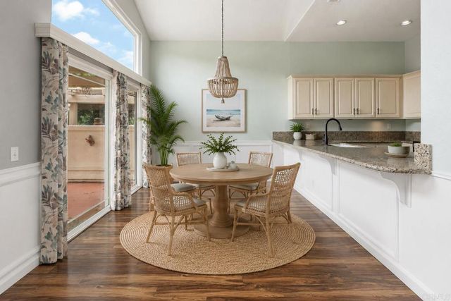 9046 Circle R Oaks Lane, Escondido, CA 92026