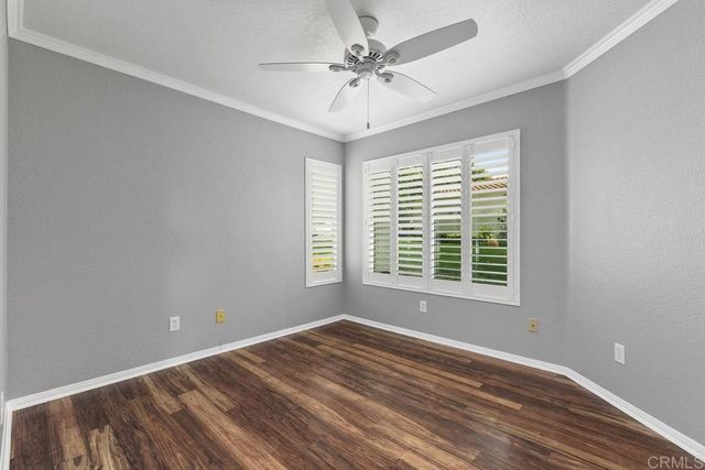 9046 Circle R Oaks Lane, Escondido, CA 92026