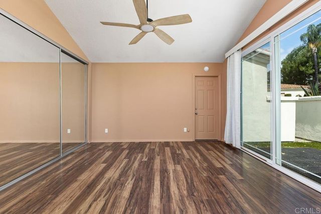 9046 Circle R Oaks Lane, Escondido, CA 92026