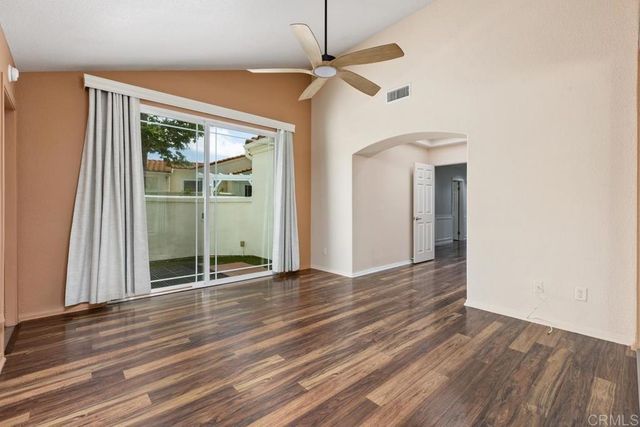 9046 Circle R Oaks Lane, Escondido, CA 92026