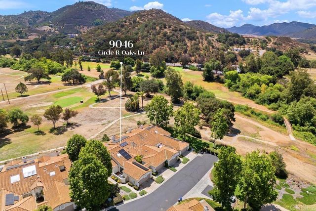 9046 Circle R Oaks Lane, Escondido, CA 92026