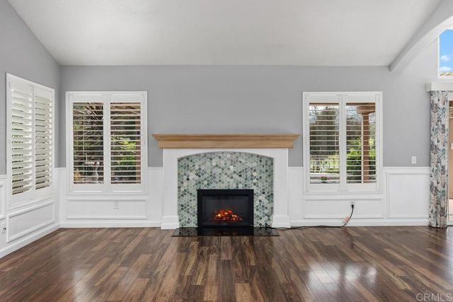 9046 Circle R Oaks Lane, Escondido, CA 92026