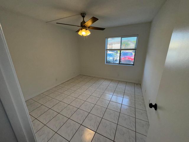 1846 Abbey Road 104, West Palm Beach, FL 33415