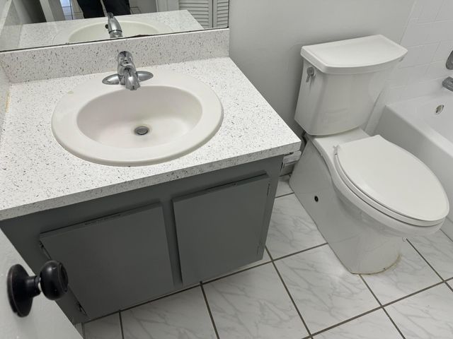 1846 Abbey Road 104, West Palm Beach, FL 33415