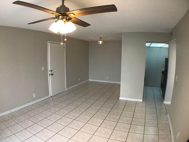 1846 Abbey Road 104, West Palm Beach, FL 33415
