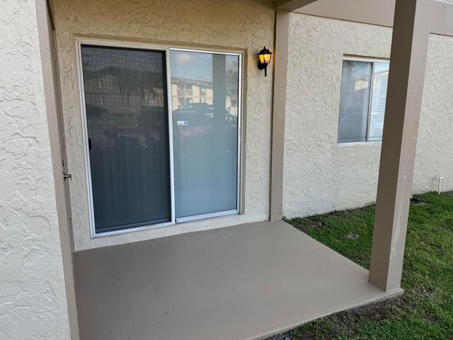 1846 Abbey Road 104, West Palm Beach, FL 33415