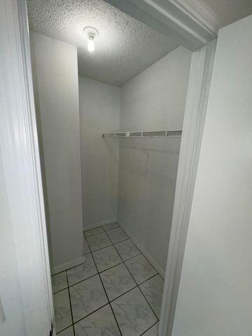 1846 Abbey Road 104, West Palm Beach, FL 33415