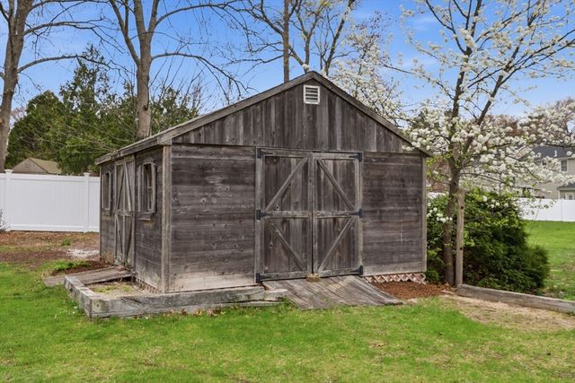42 Bayberry Rd, Abington, MA 02351