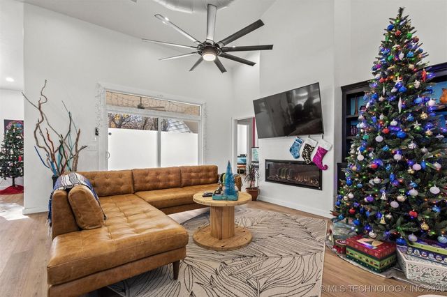 11817 Maximus Lane, Kingston, OK 73439