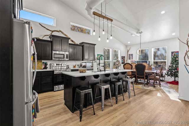 11817 Maximus Lane, Kingston, OK 73439