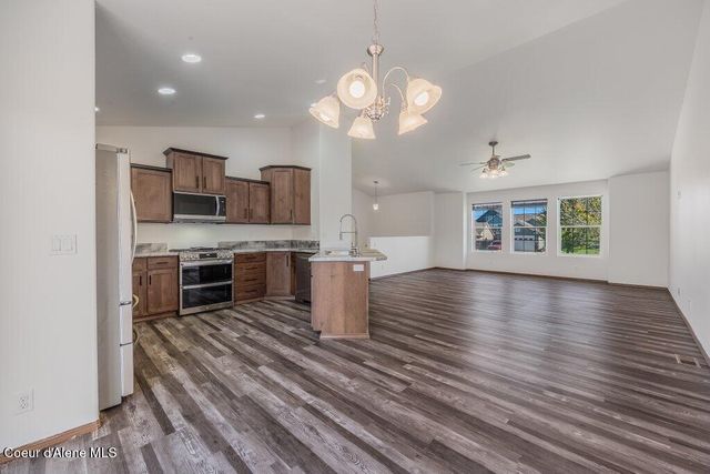 3141 E Thrush DR, Post Falls, ID 83854