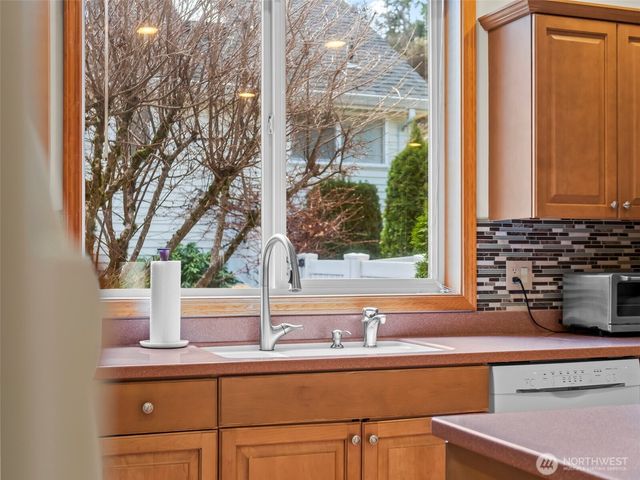 5928 61st Avenue W, University Place, WA 98467