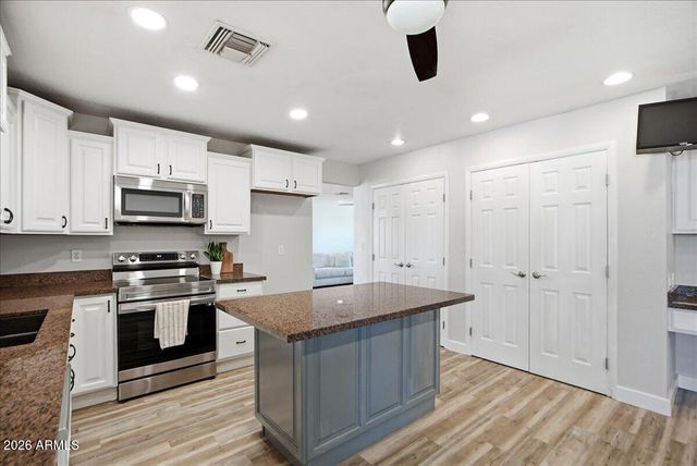 686 W 22ND Avenue, Apache Junction, AZ 85120