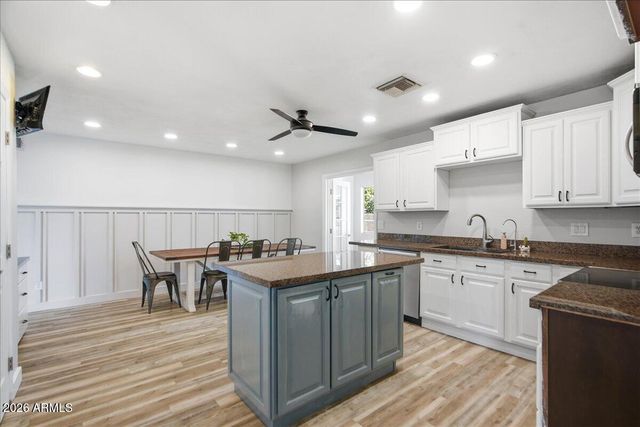 686 W 22ND Avenue, Apache Junction, AZ 85120