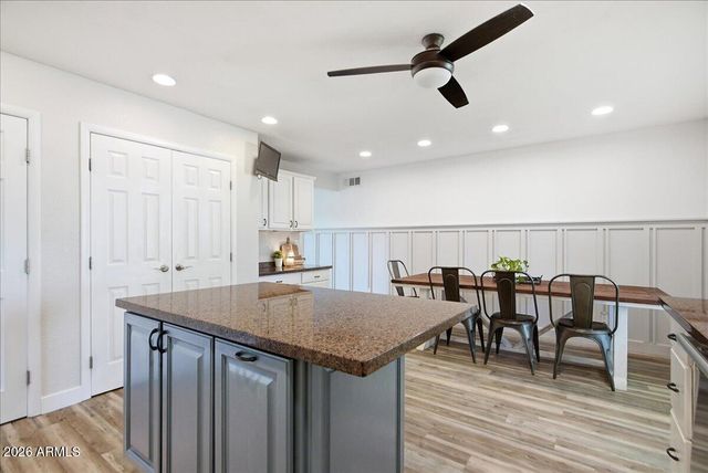 686 W 22ND Avenue, Apache Junction, AZ 85120