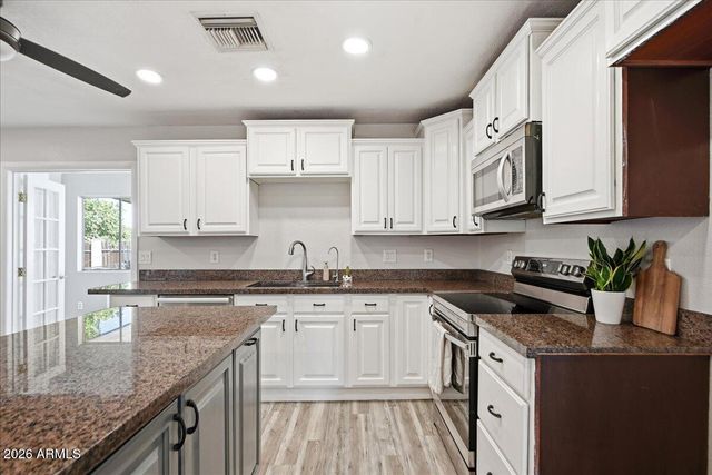 686 W 22ND Avenue, Apache Junction, AZ 85120