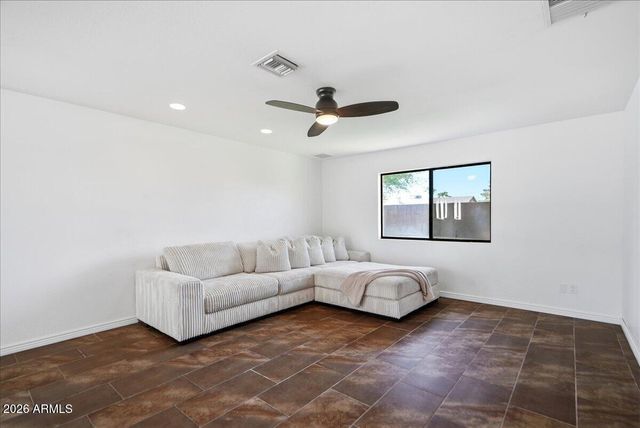 686 W 22ND Avenue, Apache Junction, AZ 85120