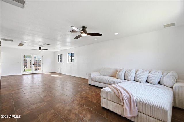 686 W 22ND Avenue, Apache Junction, AZ 85120