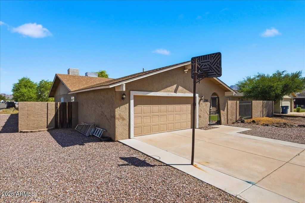686 W 22ND Avenue, Apache Junction, AZ 85120 — photo 2