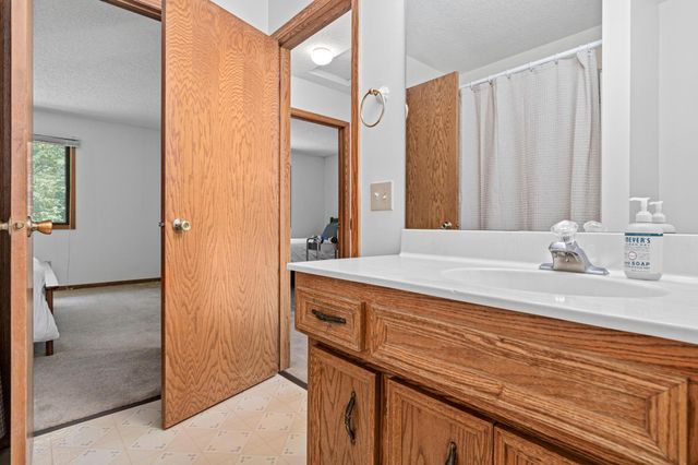 8574 134th Street W, Apple Valley, MN 55124