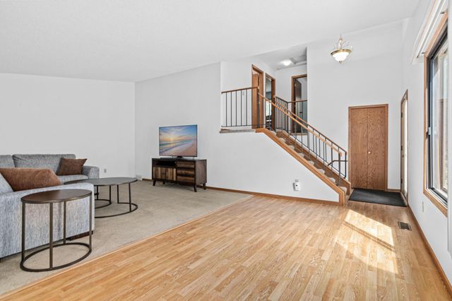 8574 134th Street W, Apple Valley, MN 55124