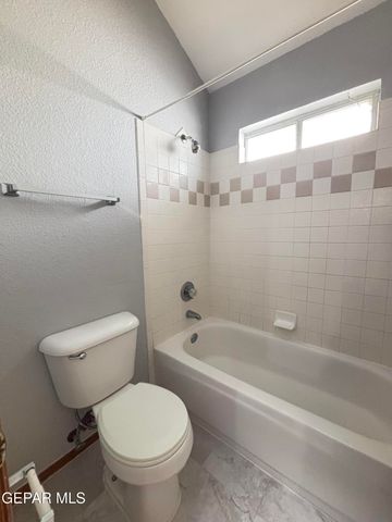 10905 Loma De Rio Place, El Paso, TX 79934