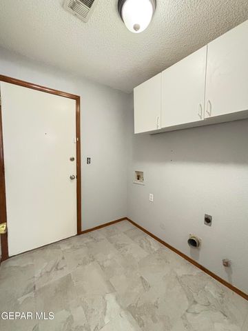 10905 Loma De Rio Place, El Paso, TX 79934