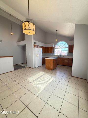 10905 Loma De Rio Place, El Paso, TX 79934