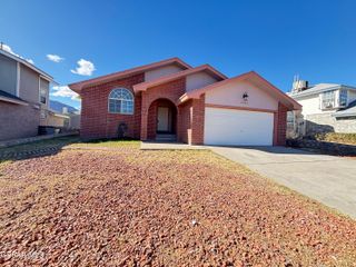 10905 Loma De Rio Place, El Paso, TX 79934