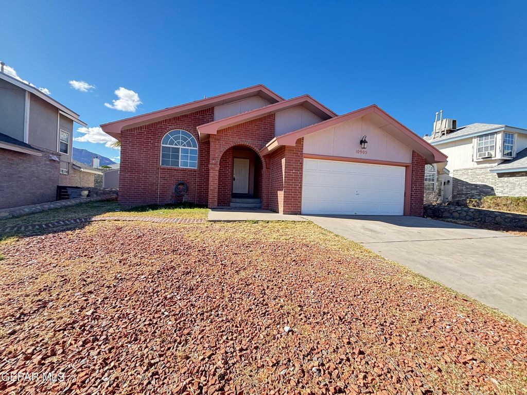 10905 Loma De Rio Place, El Paso, TX 79934