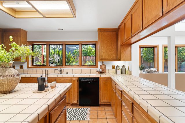 1327 Torrey St, Davis, CA 95618