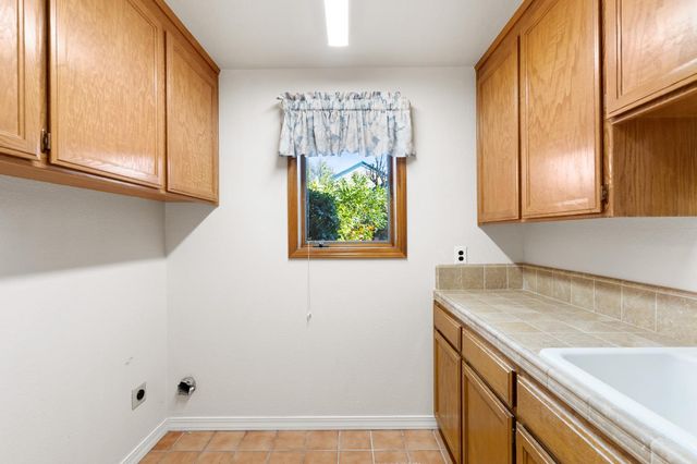 1327 Torrey St, Davis, CA 95618