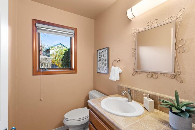 1327 Torrey St, Davis, CA 95618