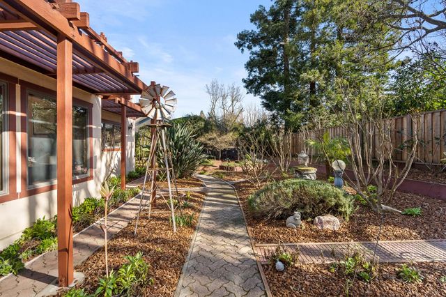 1327 Torrey St, Davis, CA 95618