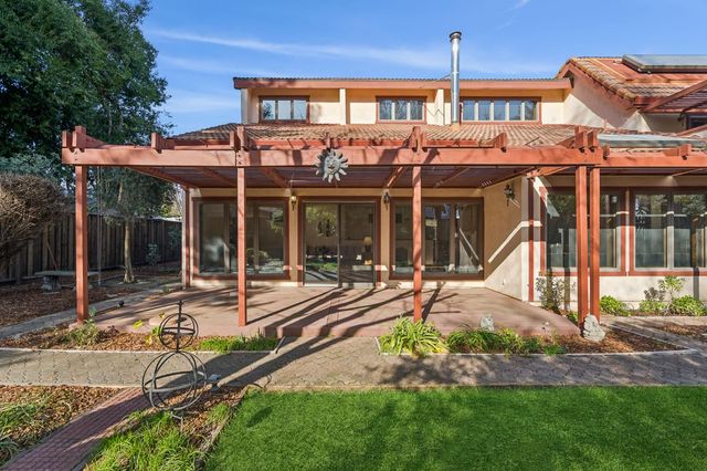 1327 Torrey St, Davis, CA 95618