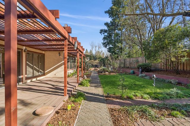 1327 Torrey St, Davis, CA 95618