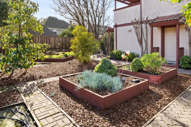 1327 Torrey St, Davis, CA 95618