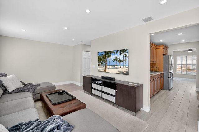 10210 Breezeway Place, Boca Raton, FL 33428