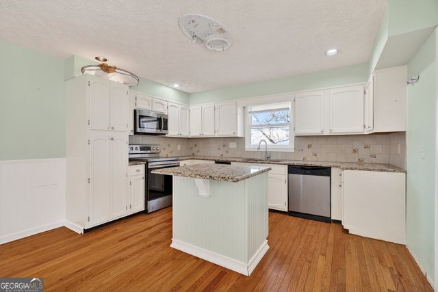 10083 Lakeview Parkway, Villa Rica, GA 30180