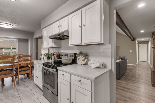512 W Roanoke Street, Broken Arrow, OK 74011
